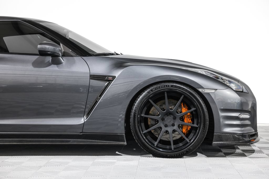 Used 2013 Nissan GT-R Premium AWD/4WD image 4