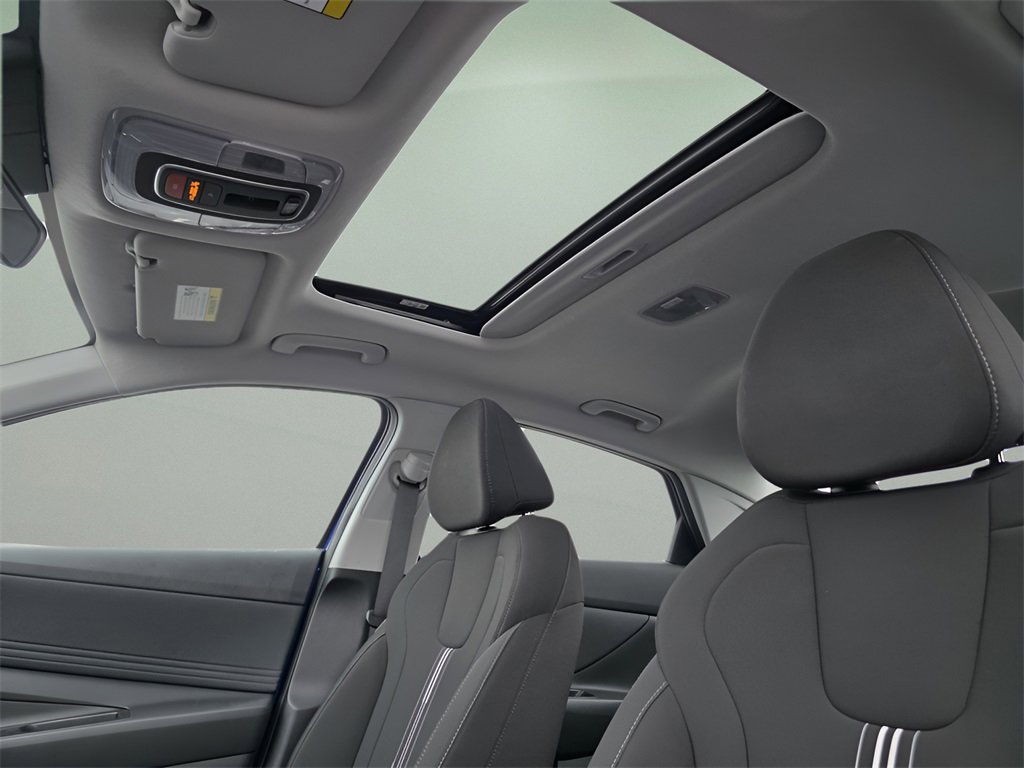 Certified 2024 Hyundai Elantra SEL w/ Convenience Package image 12