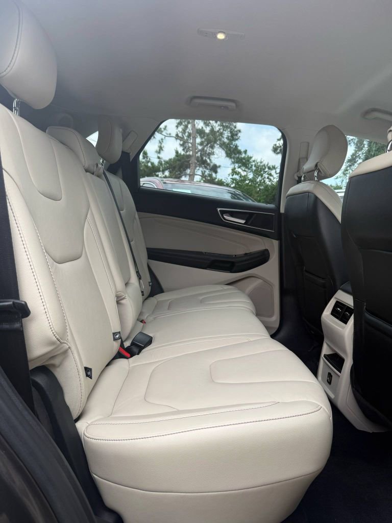 Used 2016 Ford Edge Titanium image 33