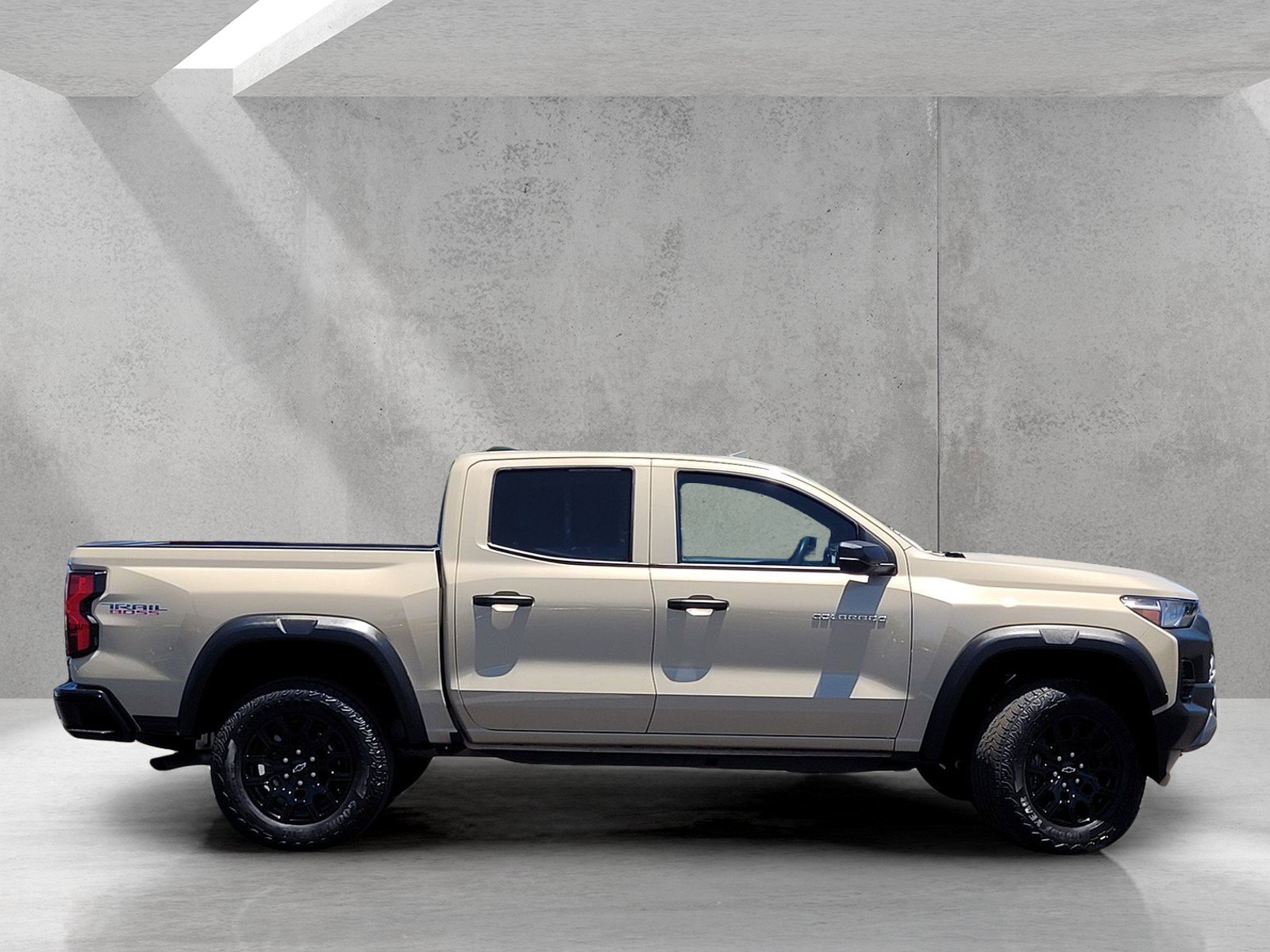 Used 2023 Chevrolet Colorado Trail Boss AWD/4WD image 3