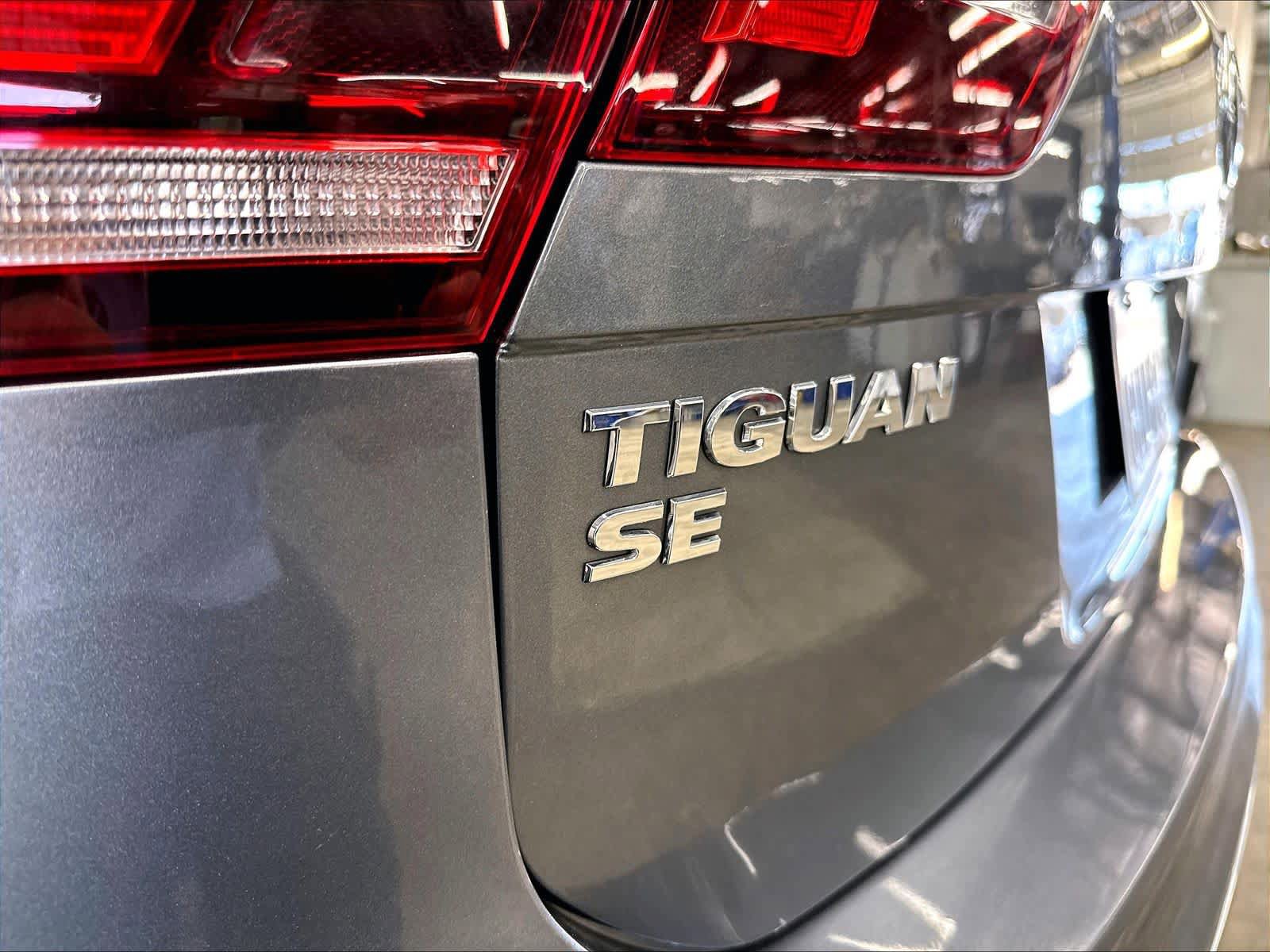 Used 2021 Volkswagen Tiguan SE w/ Panoramic Sunroof Package AWD/4WD image 27