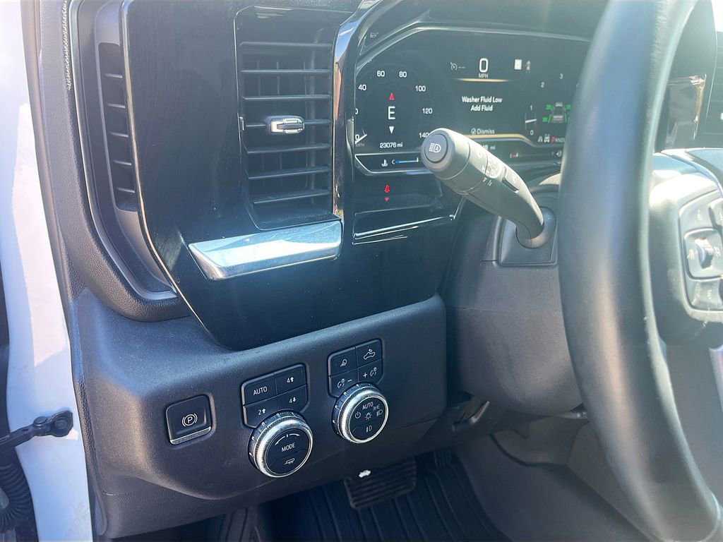 Used 2023 GMC Sierra 1500 SLT w/ X31 Off-Road Package image 10