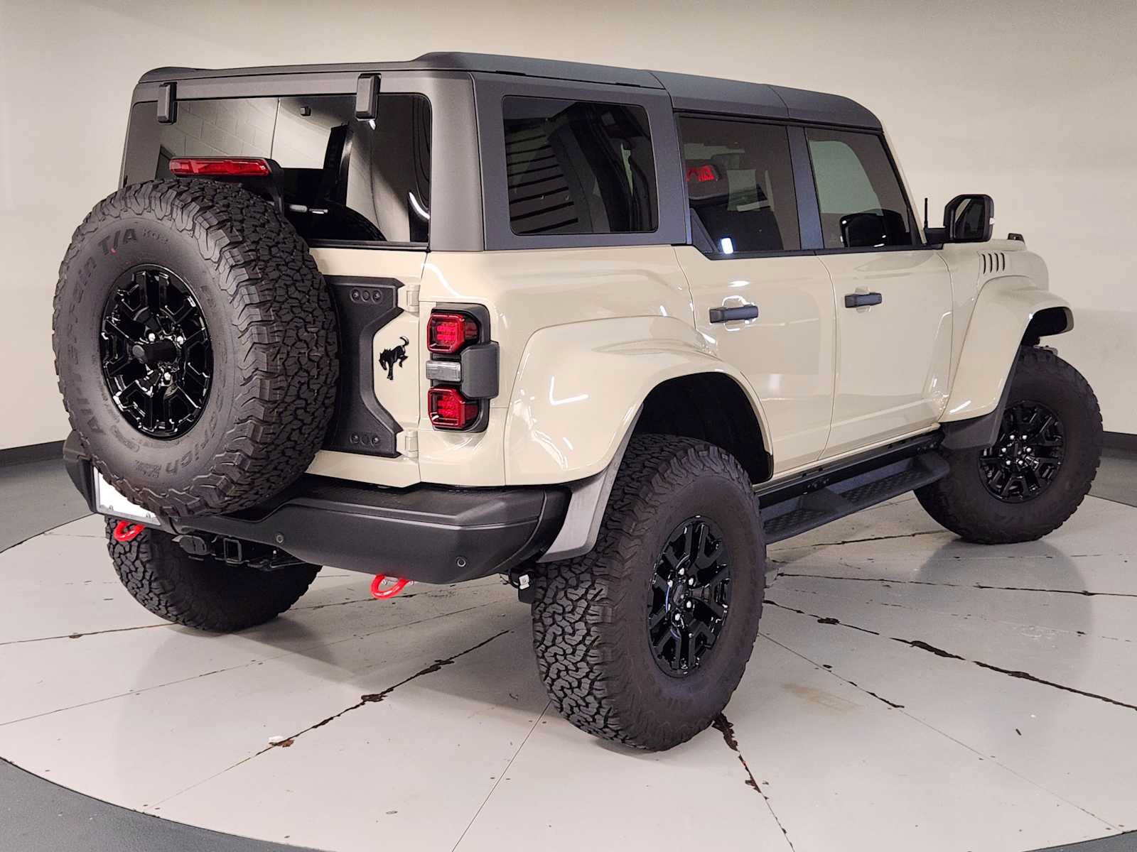 Used 2025 Ford Bronco Raptor AWD/4WD image 2