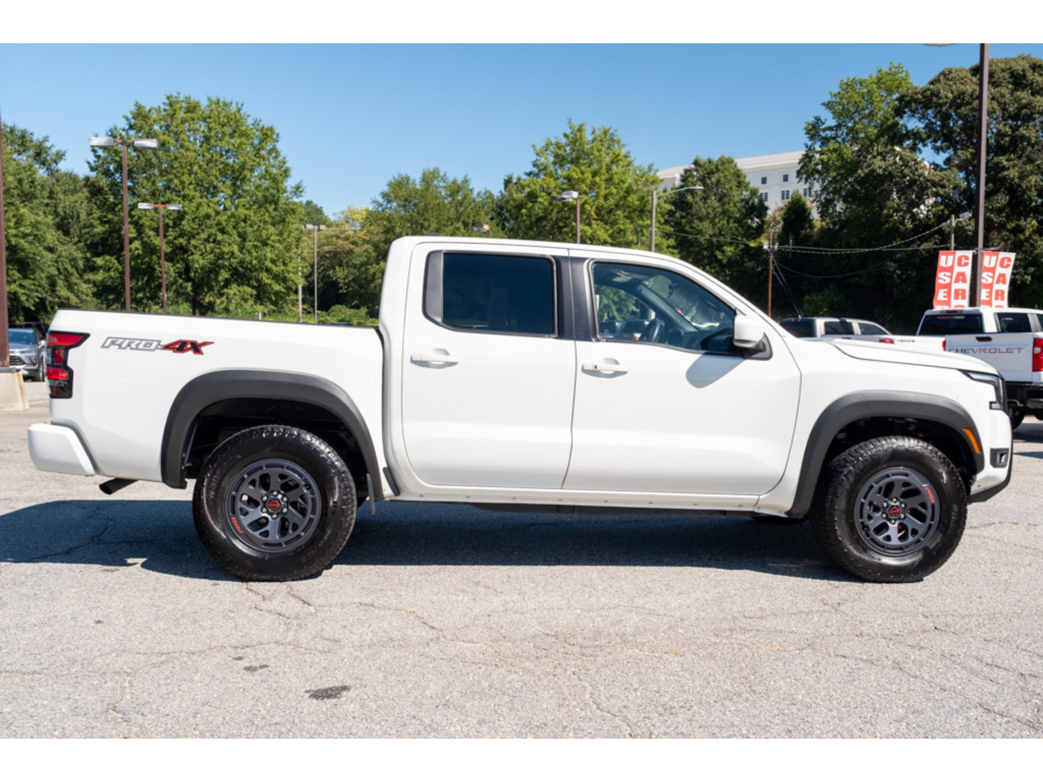 Used 2026 Nissan Frontier PRO-4X AWD/4WD image 9