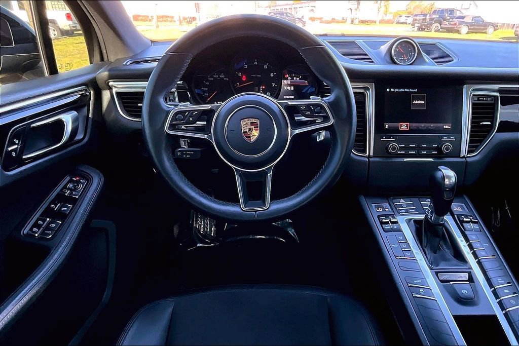 Used 2018 Porsche Macan AWD/4WD image 7