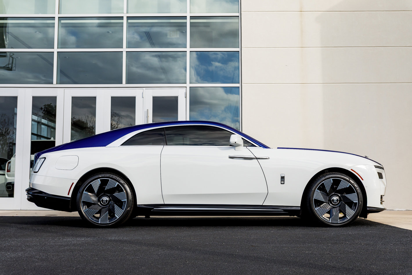 Used 2024 Rolls-Royce Spectre w/ Spectre Launch Package AWD/4WD image 24