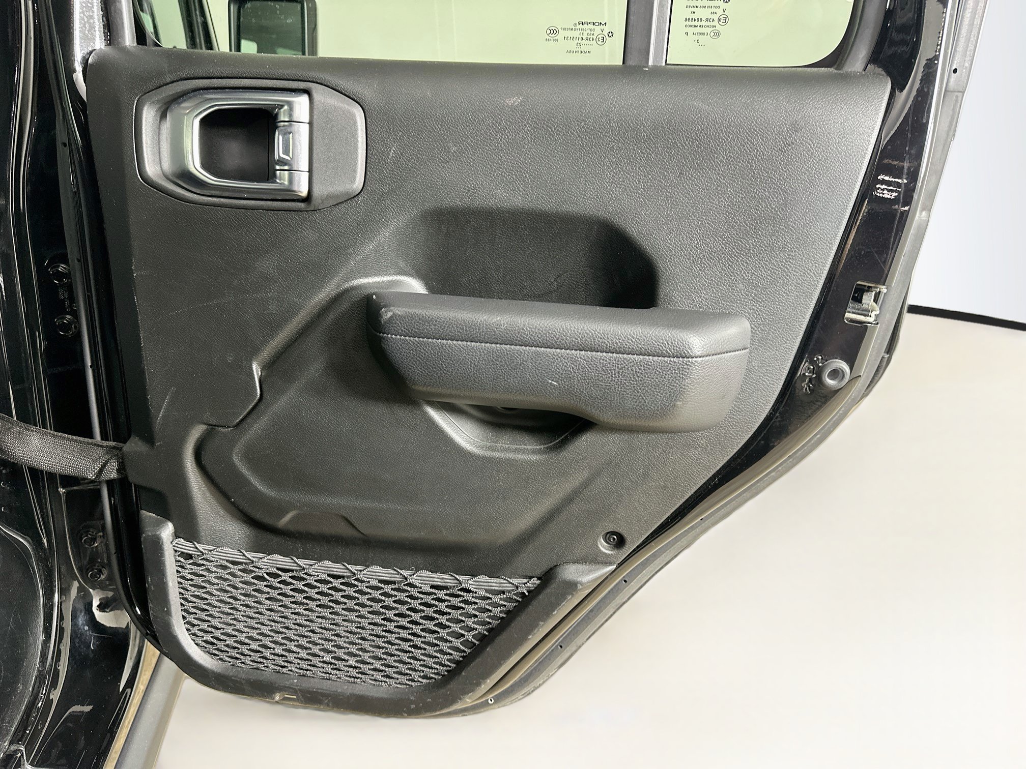 Used 2023 Jeep Wrangler Unlimited Rubicon 4xe AWD/4WD image 29