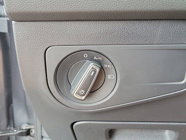Certified 2024 Volkswagen Tiguan SE FWD image 26