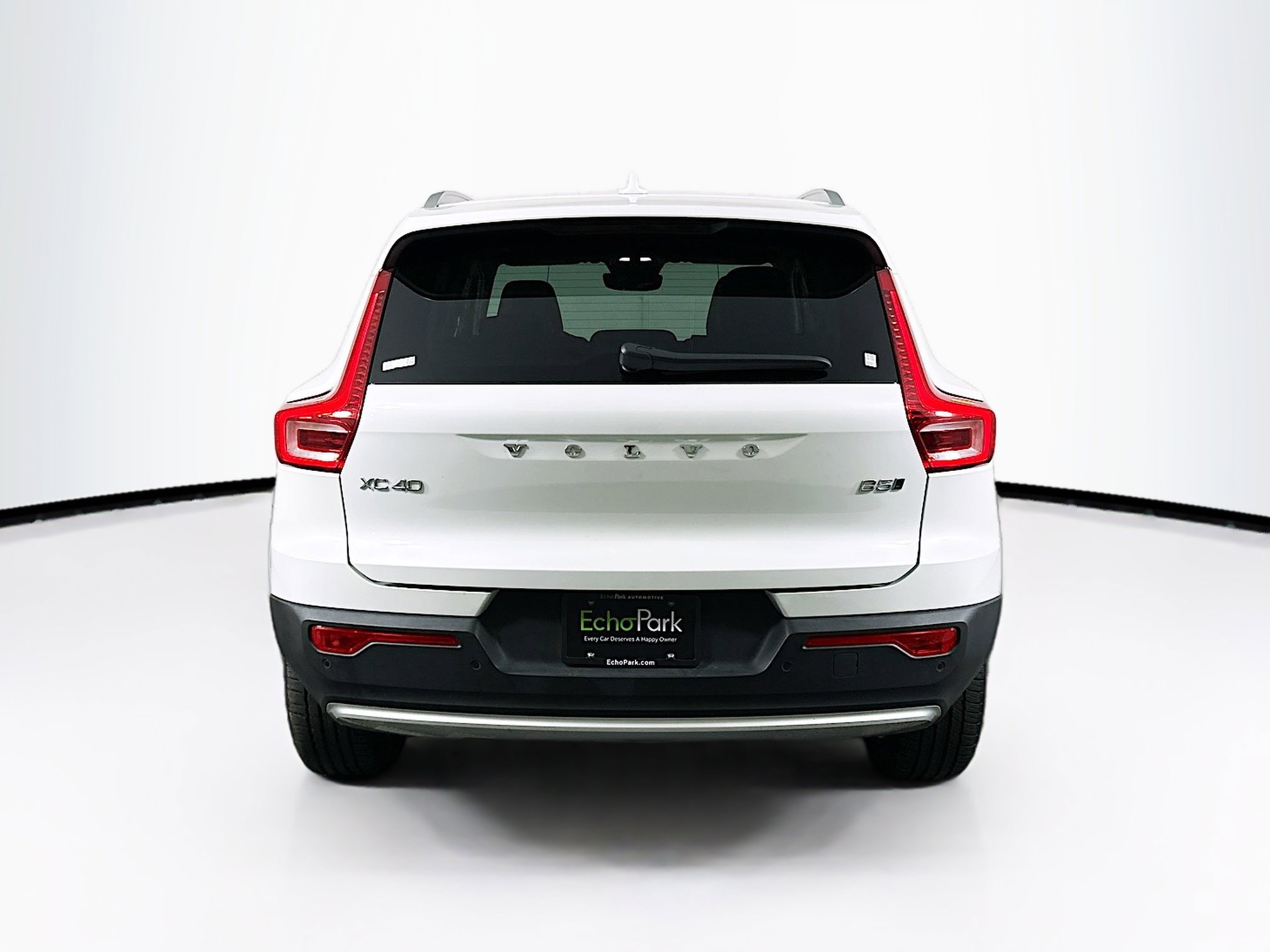 Used 2025 Volvo XC40 B5 Plus image 7