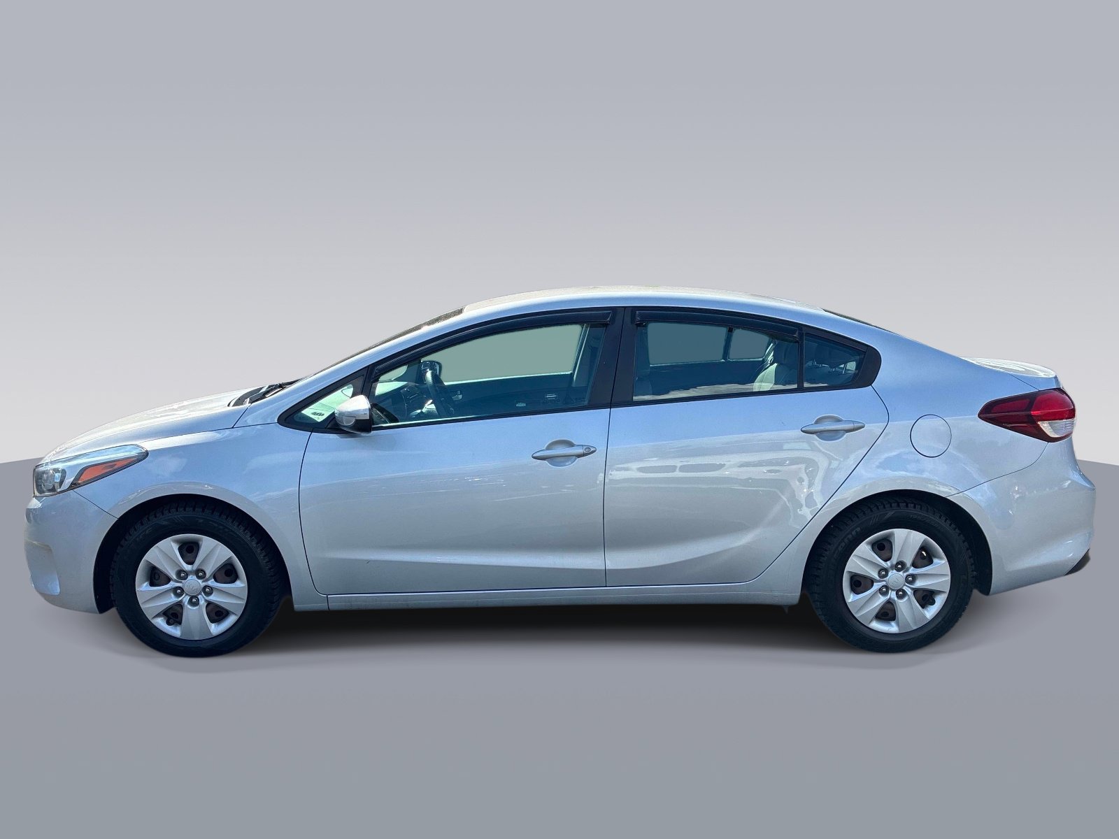 Used 2018 Kia Forte LX FWD image 4