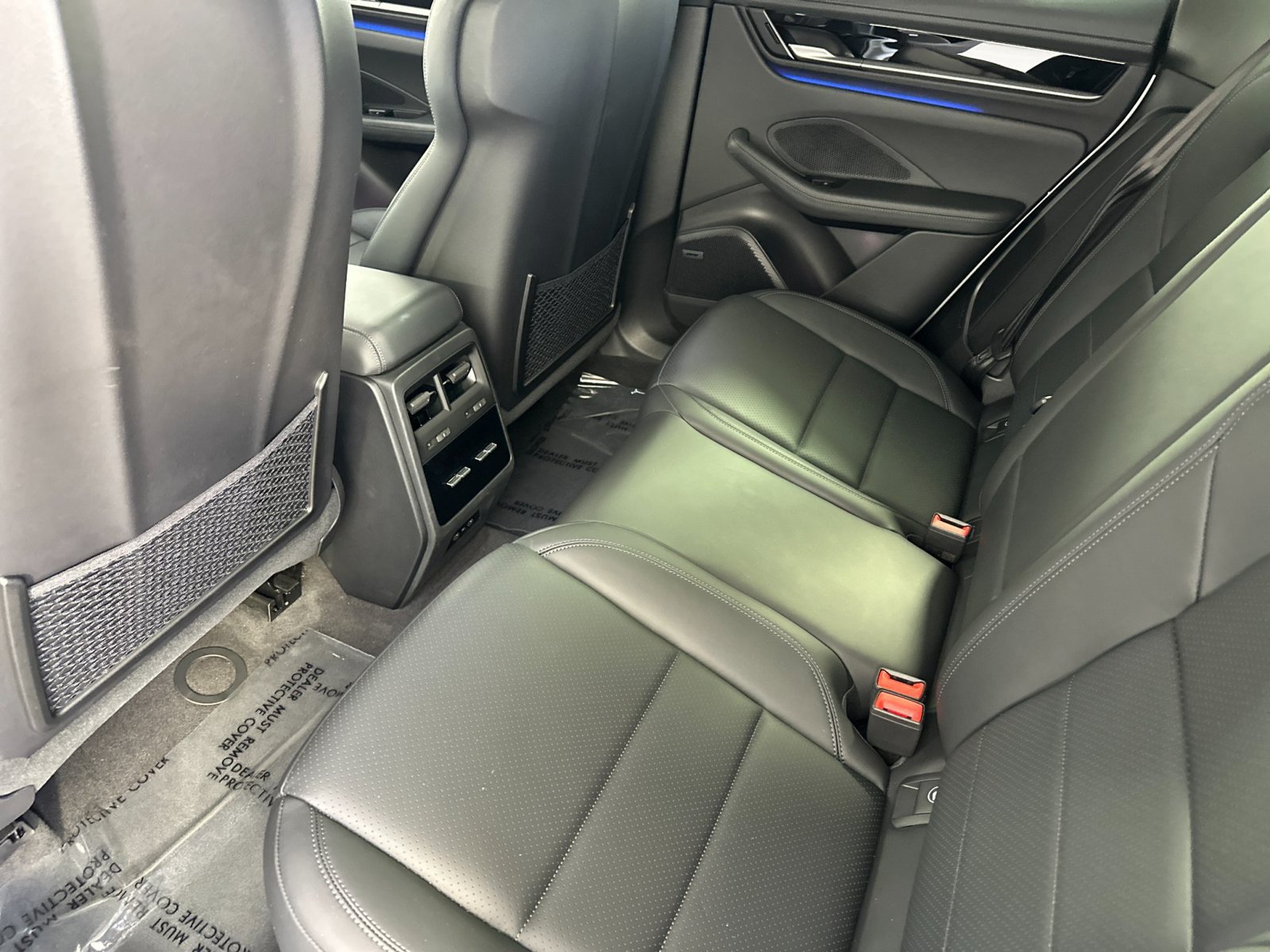 Certified 2025 Porsche Macan Electric RWD image 14