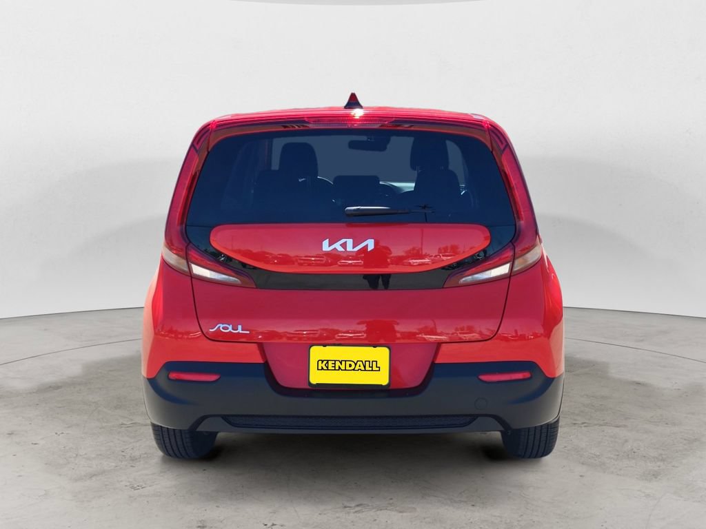 Used 2022 Kia Soul LX w/ Technology Package FWD image 4