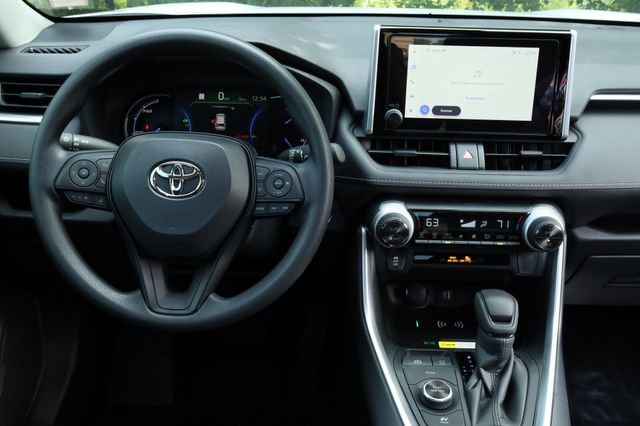 Used 2025 Toyota RAV4 XLE image 31