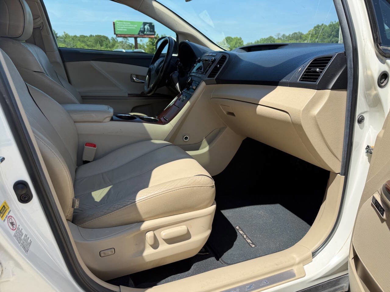 Used 2011 Toyota Venza w/ Comfort Pkg FWD image 23