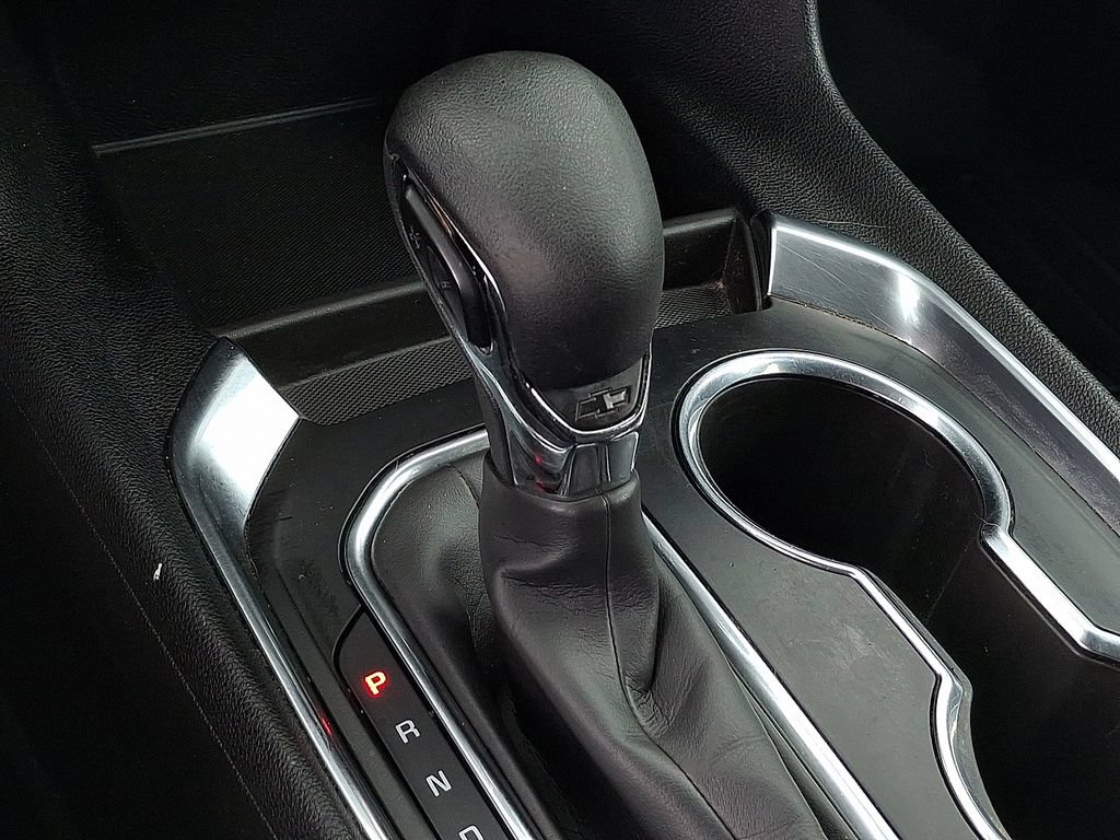 Used 2021 Chevrolet Traverse LS FWD image 21