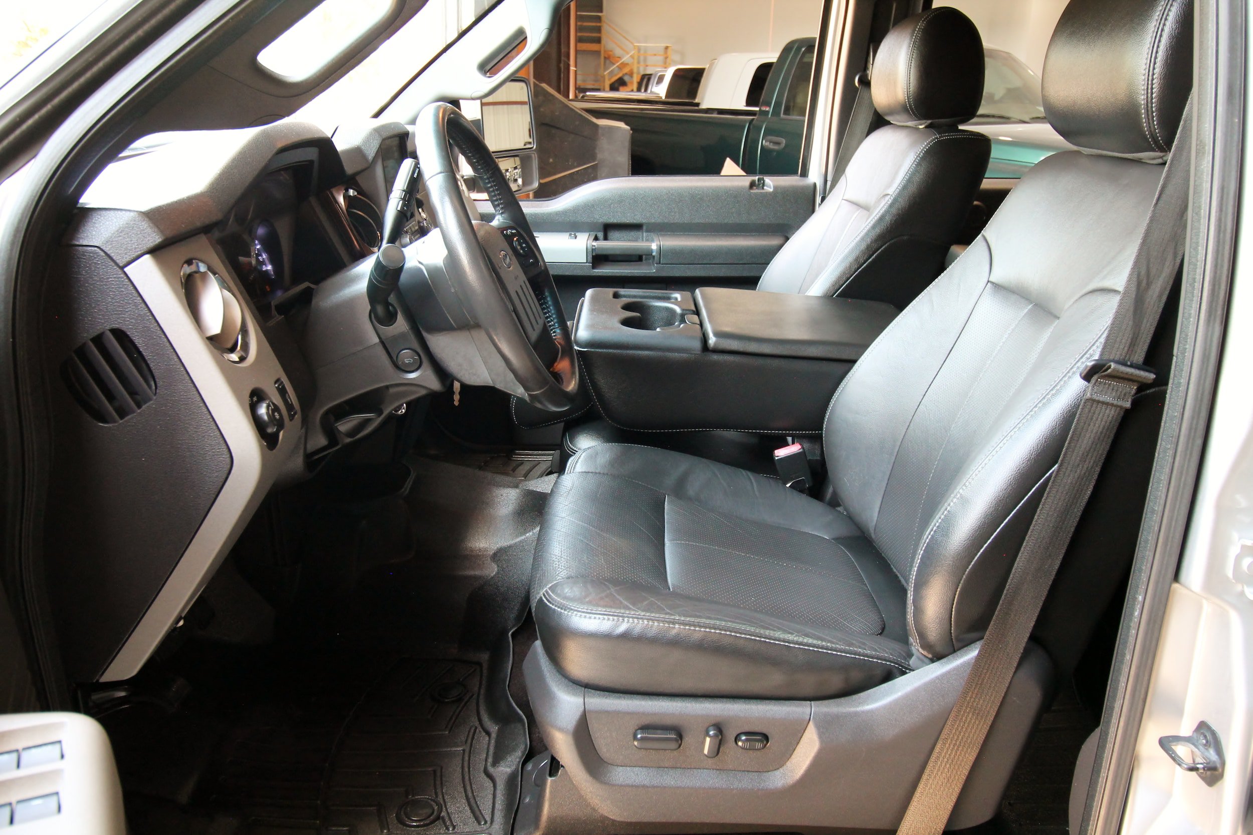 Used 2015 Ford F250 Lariat AWD/4WD image 23