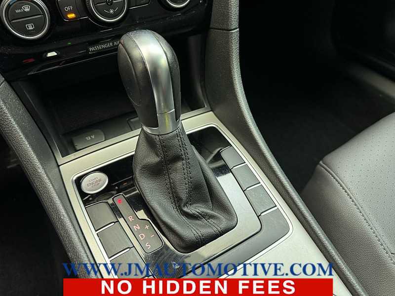 Used 2021 Volkswagen Passat 2.0T SE image 31