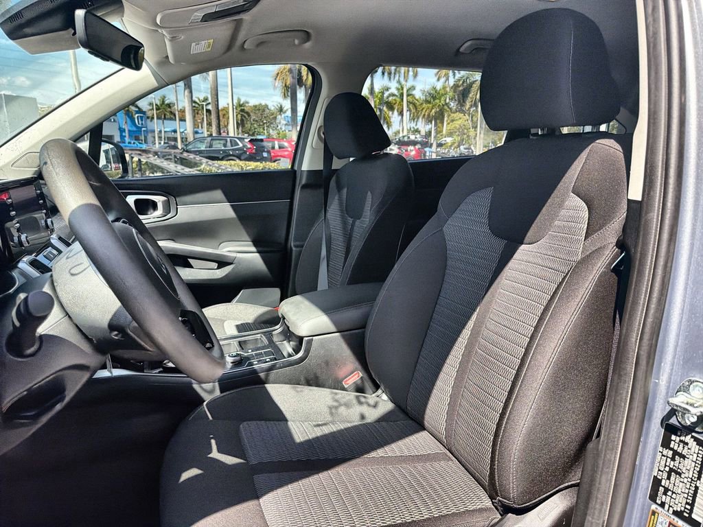 Used 2023 Kia Sorento LX image 24