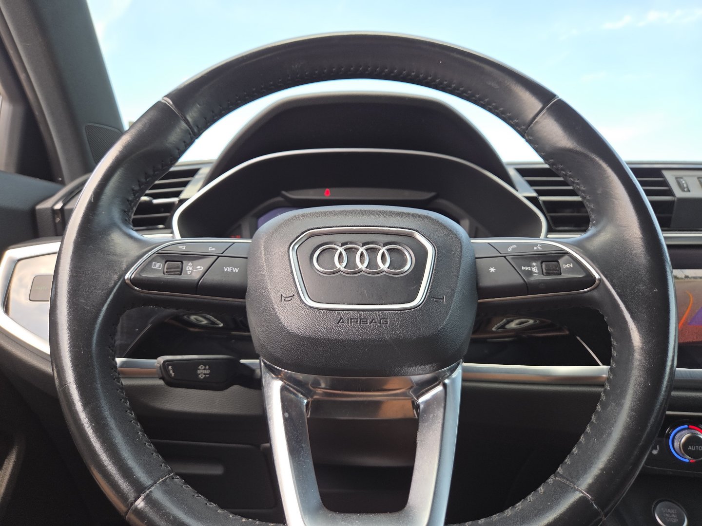 Used 2020 Audi Q3 2.0T Premium w/ Convenience Package AWD/4WD image 25