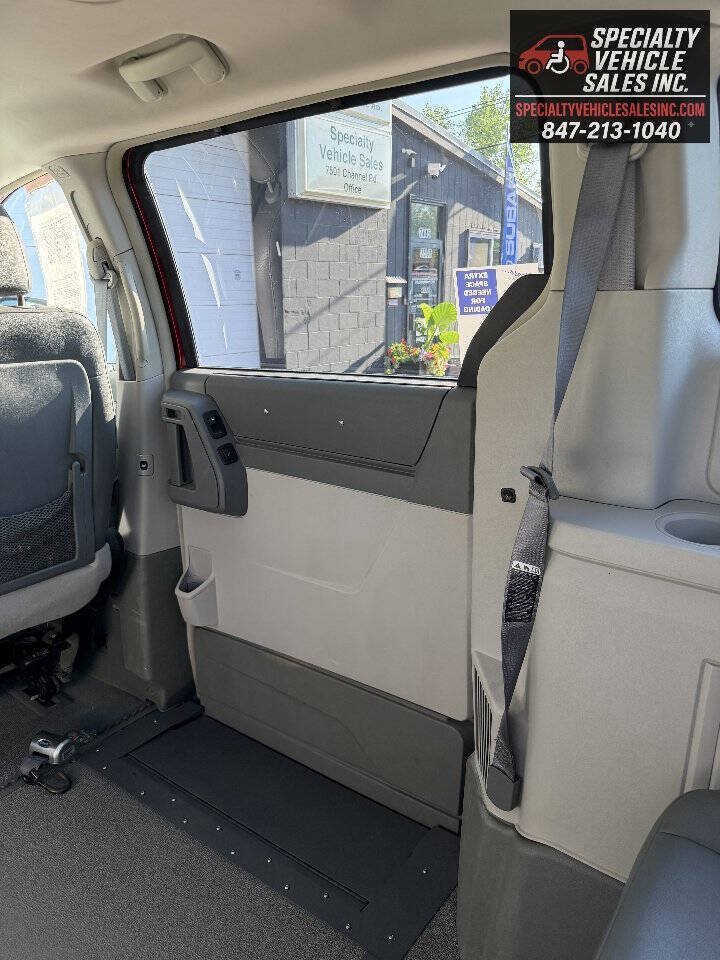 Used 2008 Dodge Grand Caravan SXT FWD image 24