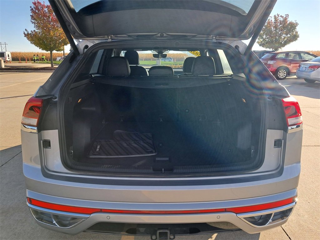 Used 2021 Volkswagen Atlas Cross Sport SEL Premium image 13