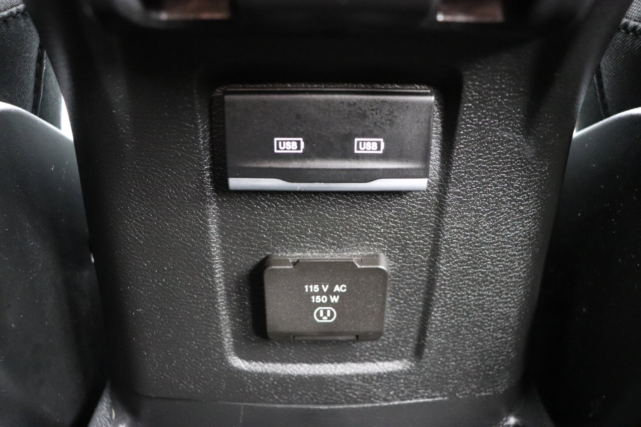 Used 2024 Jeep Wrangler Sahara image 21