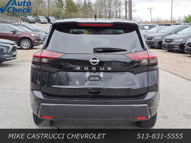 Used 2025 Nissan Rogue SV image 4
