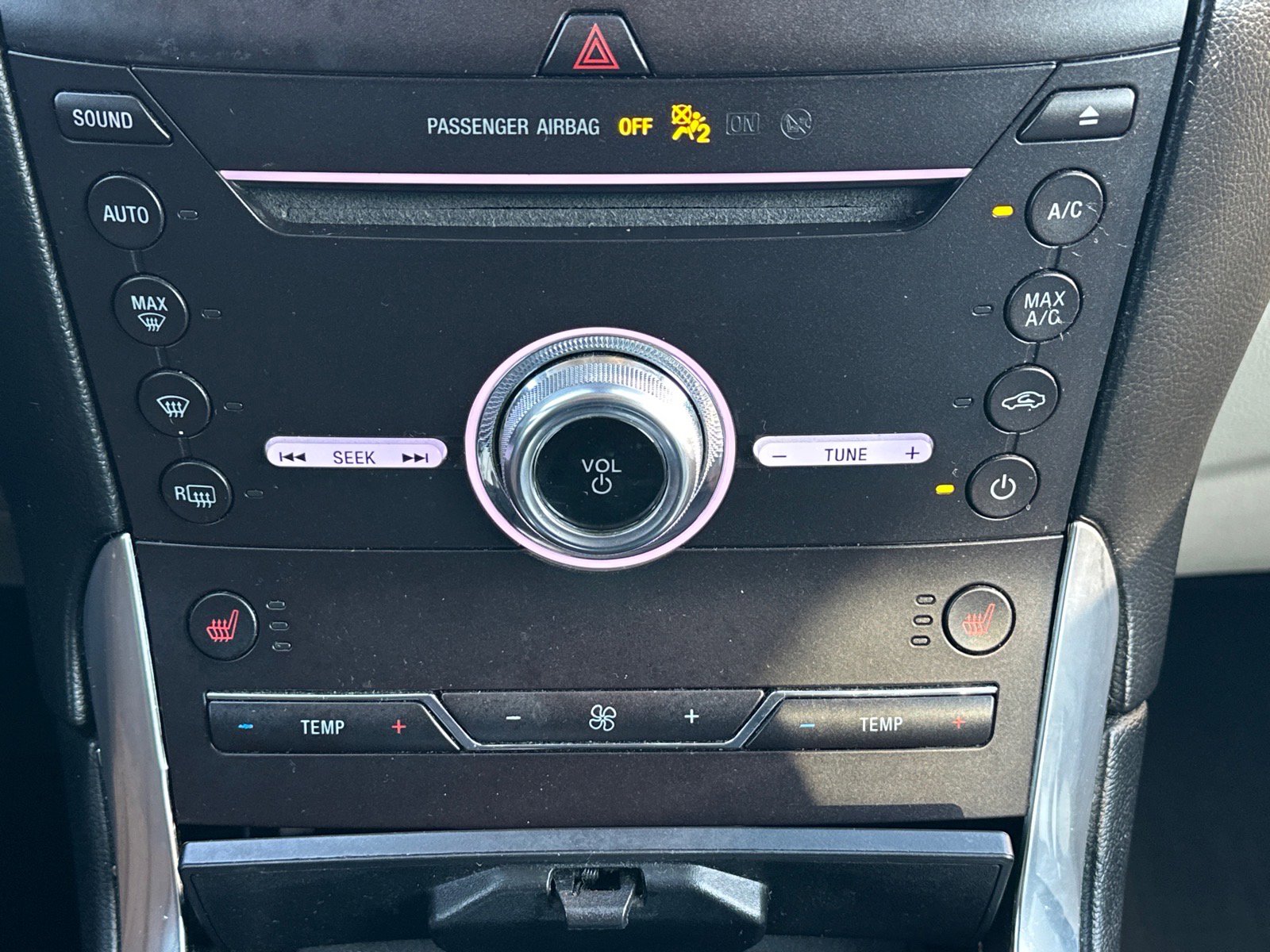 Used 2019 Ford Edge Titanium FWD image 14
