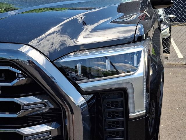 Used 2024 Toyota Tundra Platinum AWD/4WD image 4