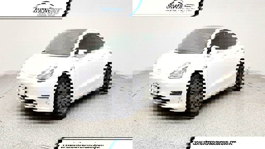 Used 2020 Tesla Model 3 Long Range image 1