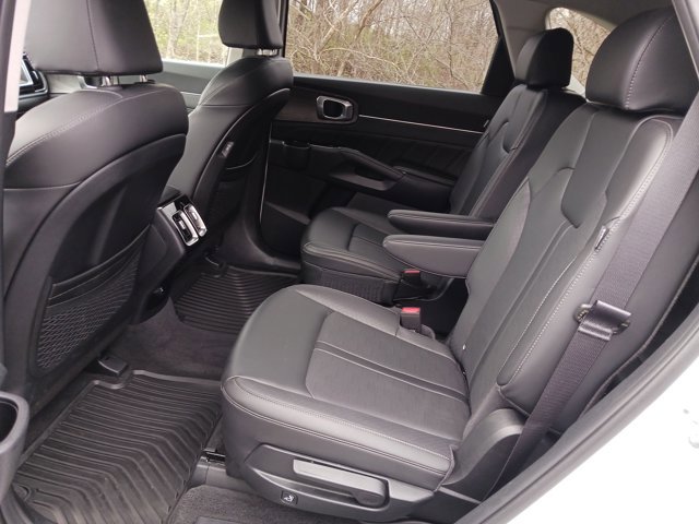 Used 2025 Kia Sorento SX AWD/4WD image 13