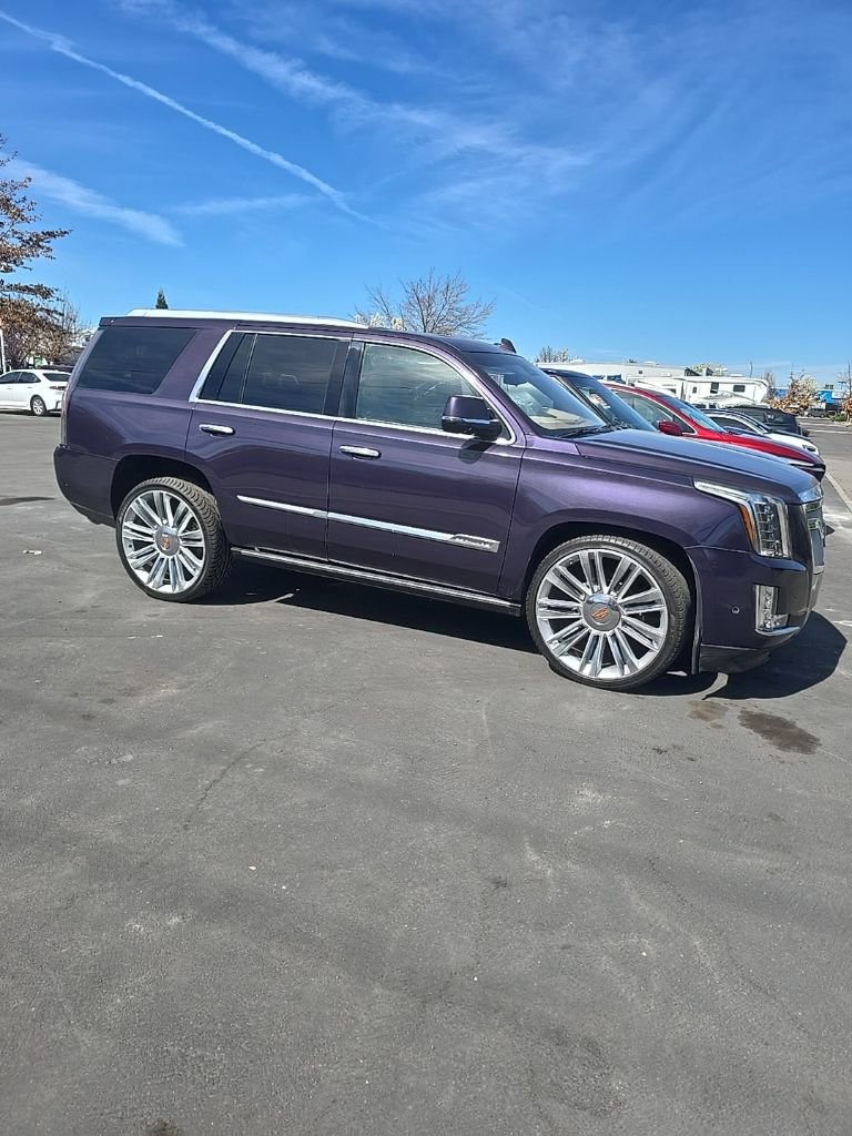 Used 2018 Cadillac Escalade Platinum image 2