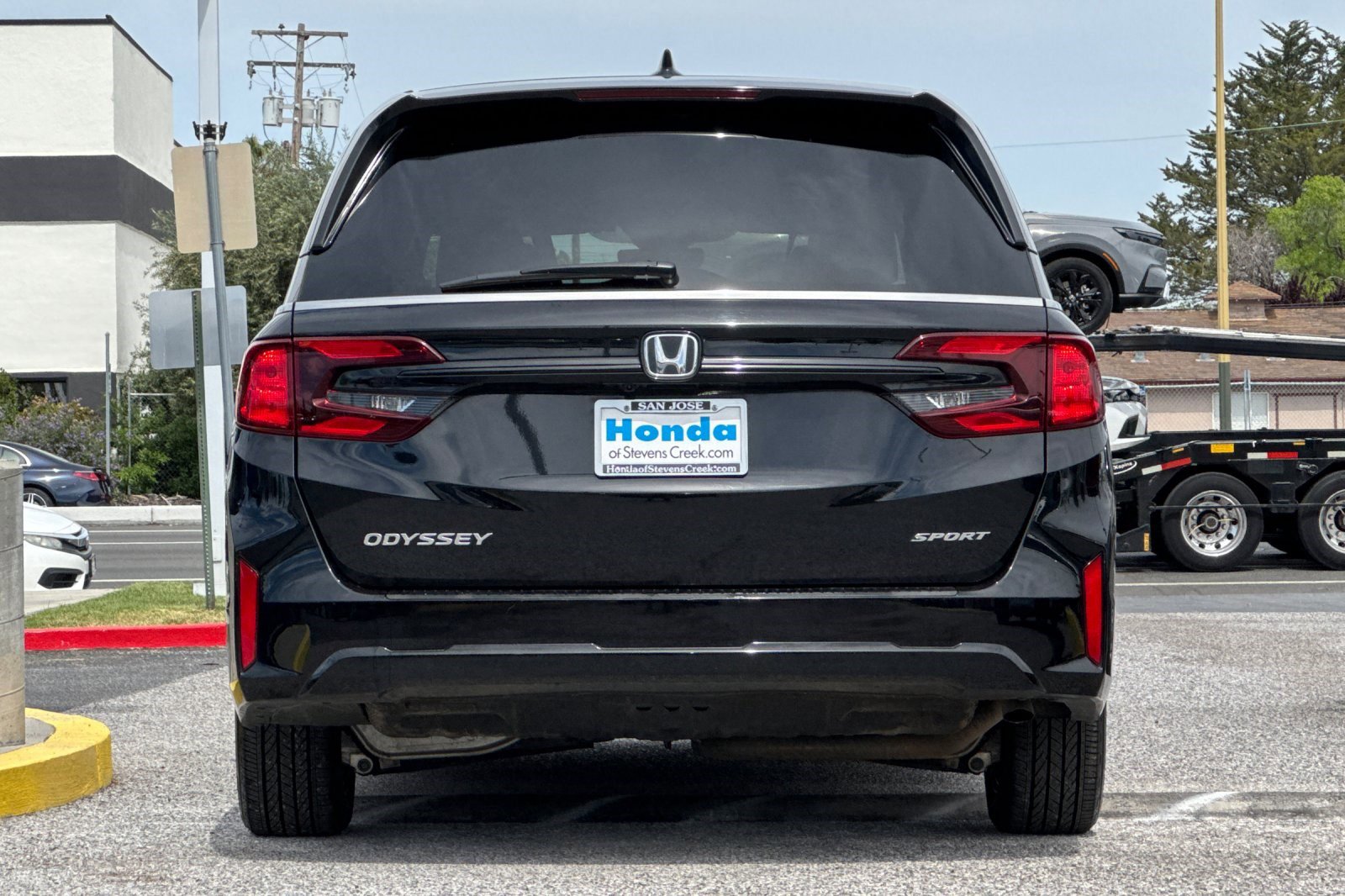 Used 2025 Honda Odyssey Sport-L image 9