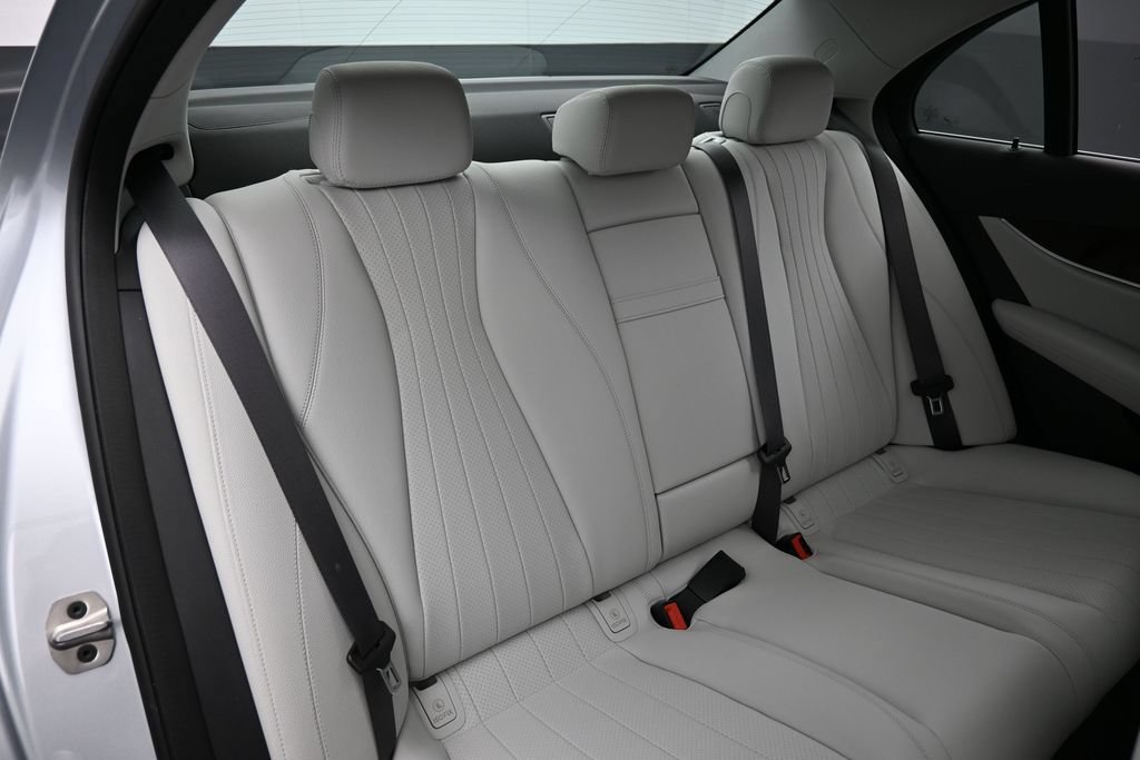 Used 2023 Mercedes-Benz E 350 4MATIC Sedan image 28