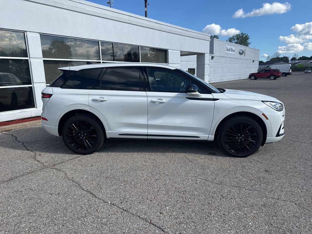 Used 2025 Lincoln Corsair Reserve w/ Jet Appearance Package image 2