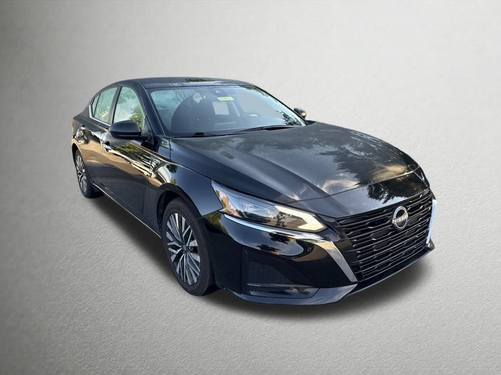 Used 2025 Nissan Altima 2.5 SV