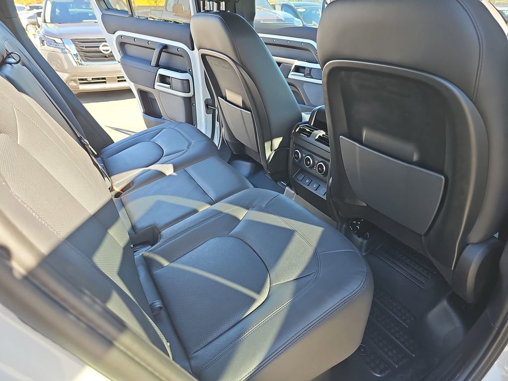 Used 2023 Land Rover Defender 110 S image 14