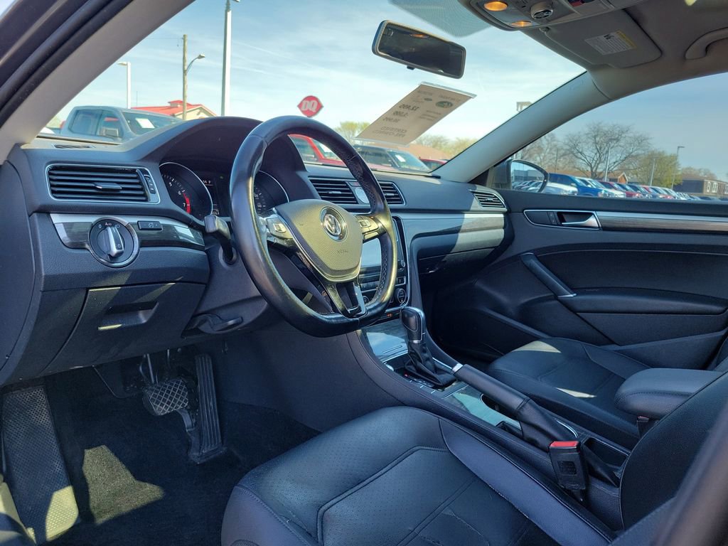 Used 2017 Volkswagen Passat 1.8T SE image 21