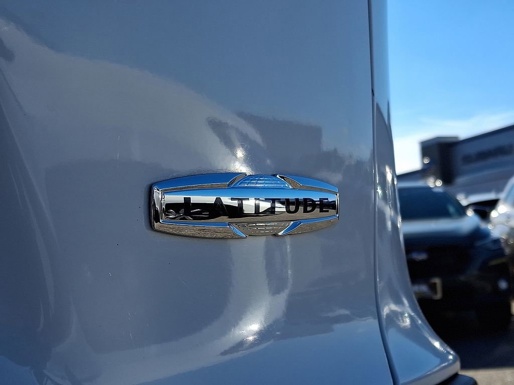 Used 2019 Jeep Cherokee Latitude Plus image 34