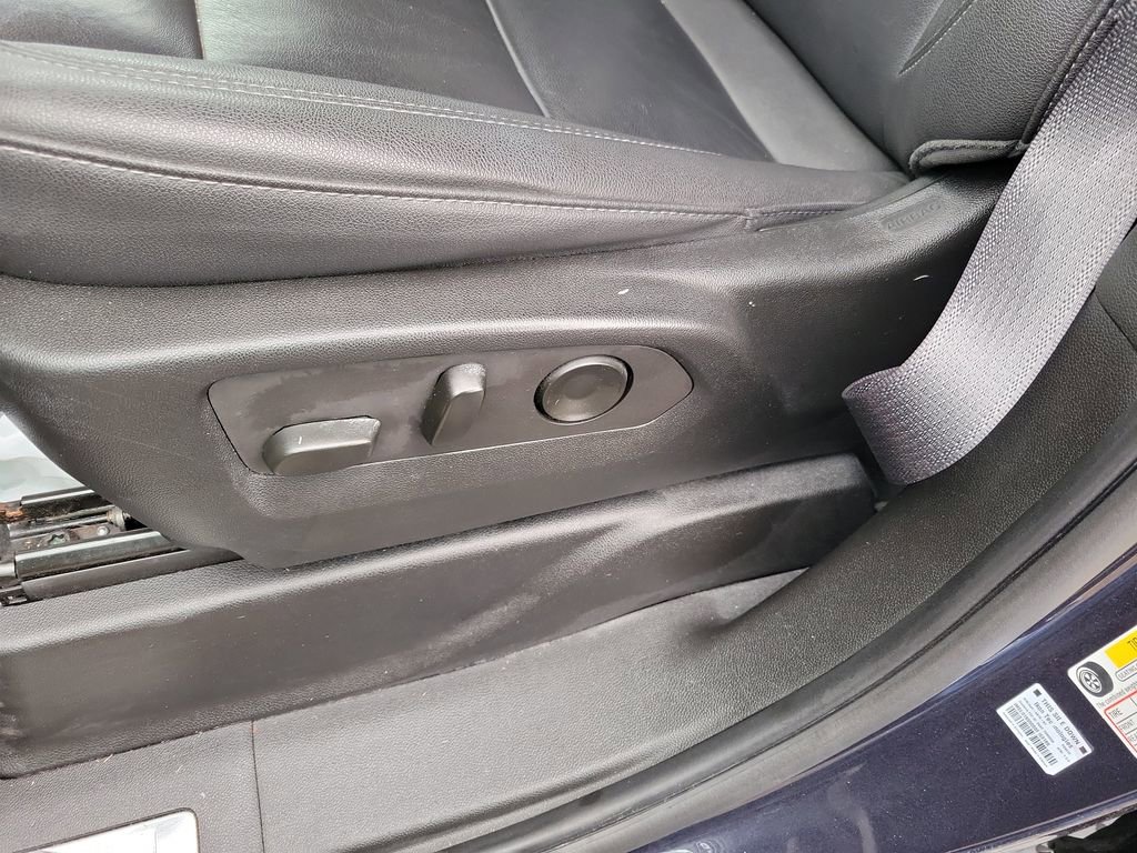 Used 2023 Chevrolet Suburban LT image 16