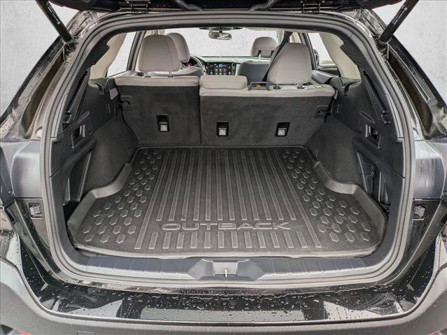 Used 2023 Subaru Outback Premium image 9