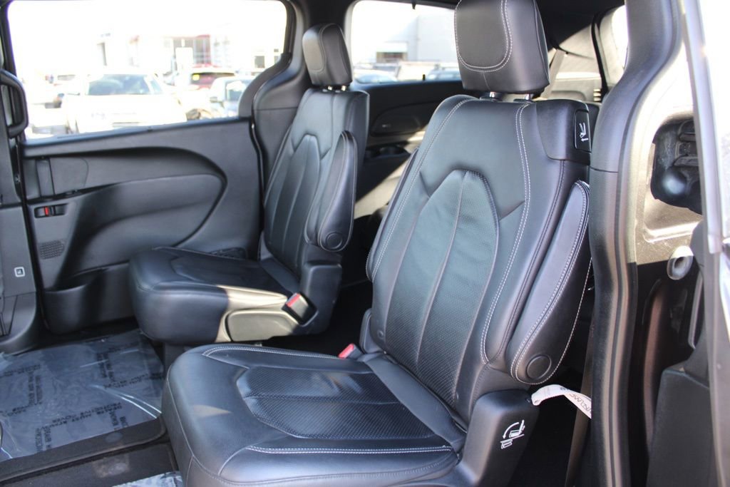 Used 2018 Chrysler Pacifica Touring-L w/ Premium Audio Group image 26