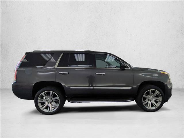 Used 2015 Cadillac Escalade Luxury RWD image 4