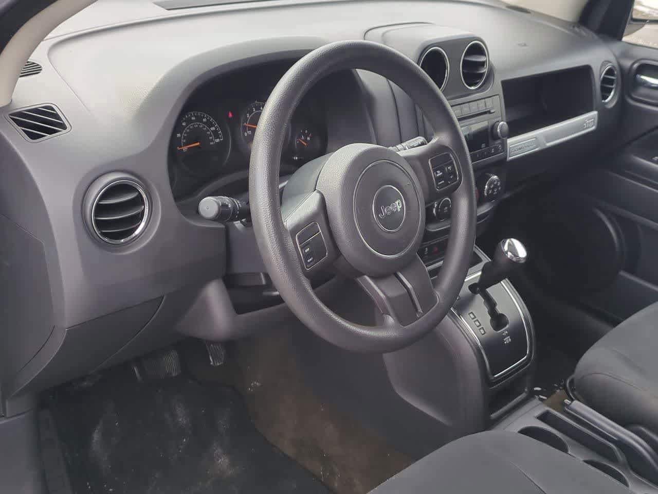 Used 2014 Jeep Compass Sport w/ Power Value Group image 2