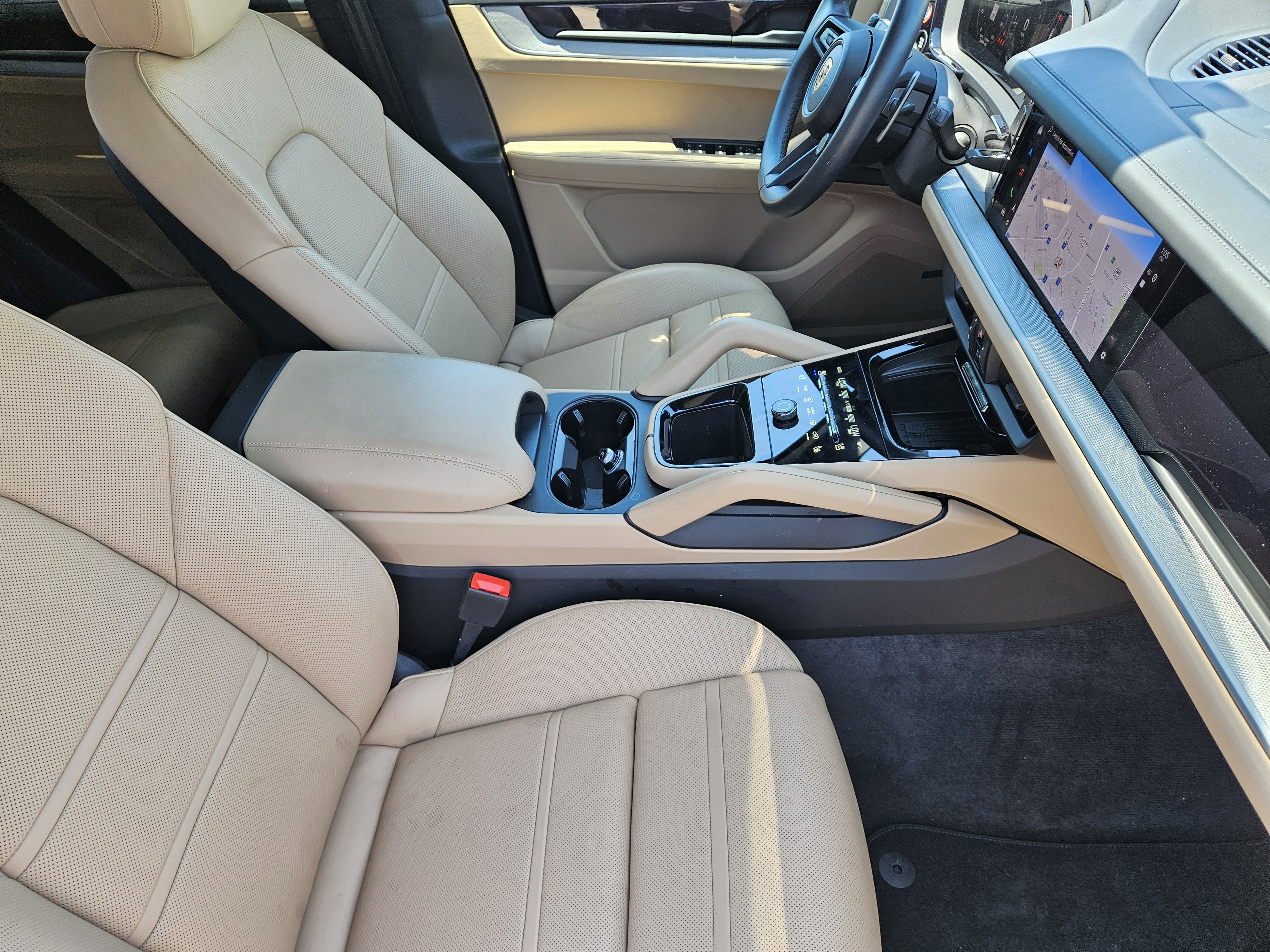 Certified 2025 Porsche Cayenne AWD/4WD image 15