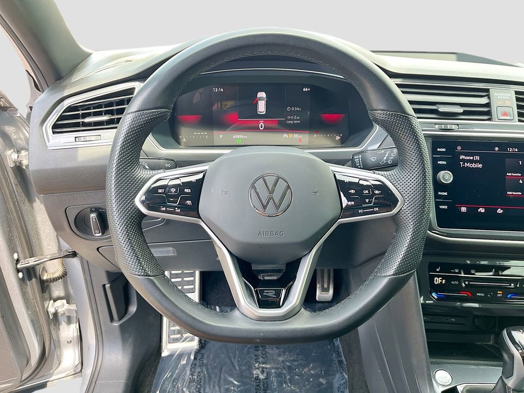 Used 2023 Volkswagen Tiguan SE R-Line FWD image 17