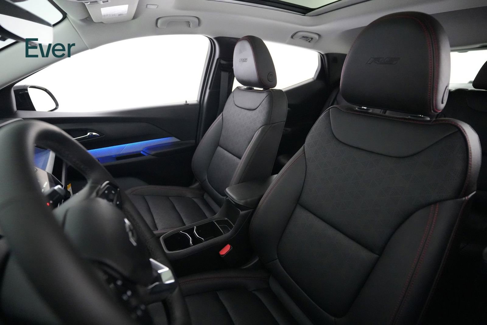 Used 2027 Chevrolet Bolt RS w/ Technology Package FWD image 4