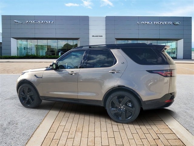 Used 2024 Land Rover Discovery Dynamic SE image 7