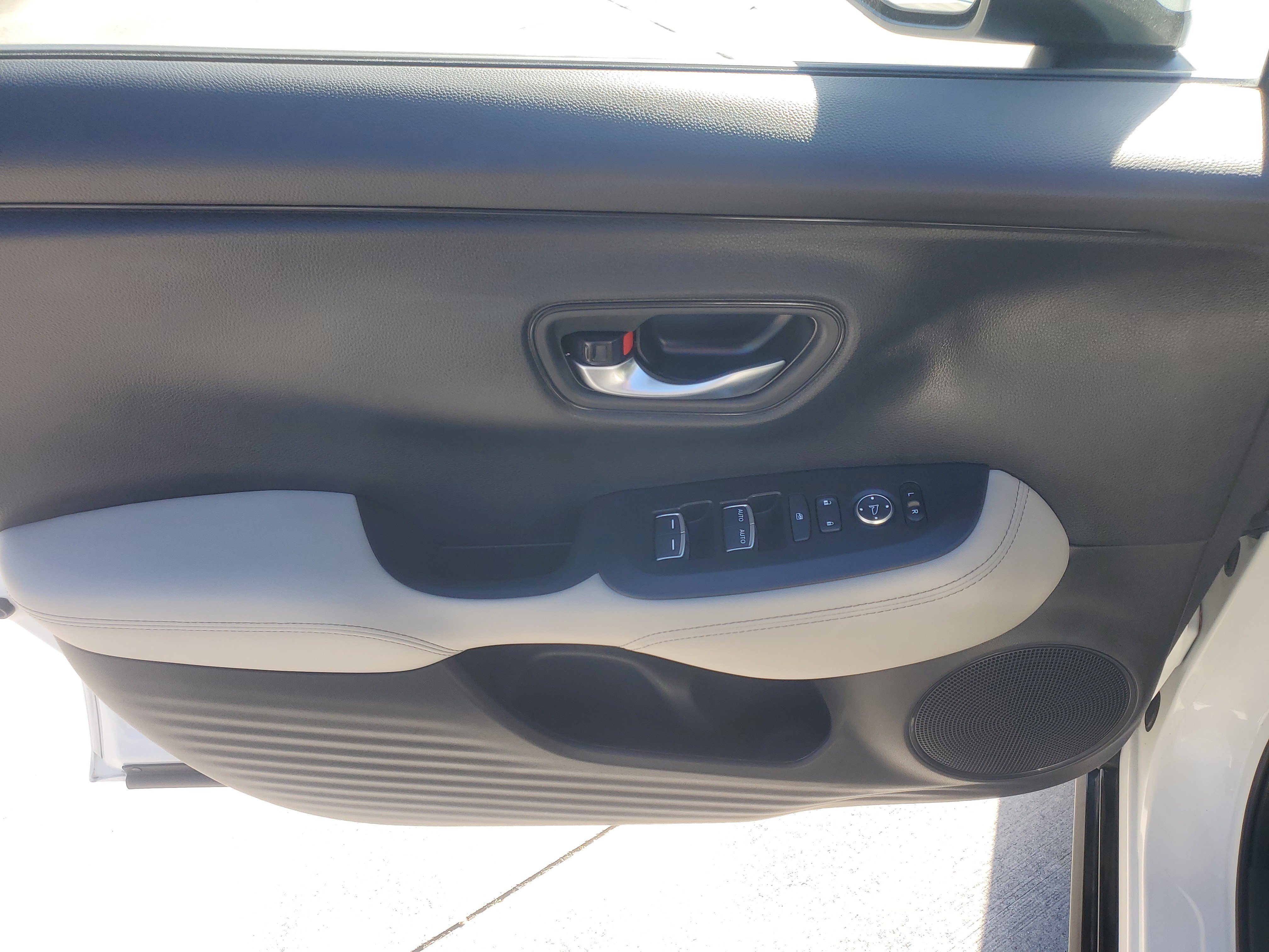 Used 2025 Honda HR-V EX-L image 22