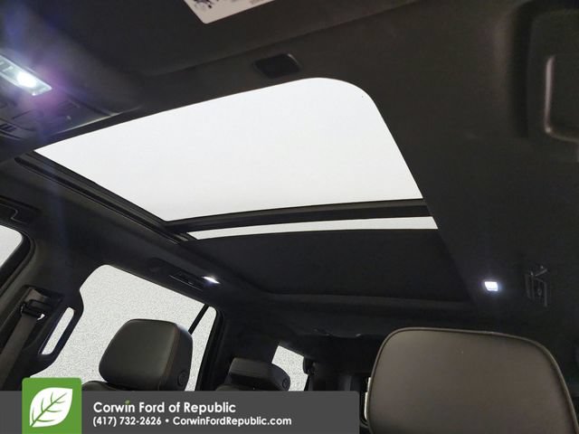Used 2022 Chevrolet Tahoe RST w/ Luxury Package AWD/4WD image 11